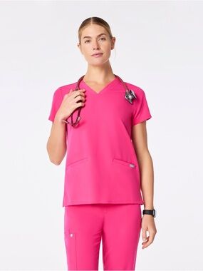 Figs Casma Three Pocket Scrub Top V-neck Short Sleeve Fuchsia Pink Size Large